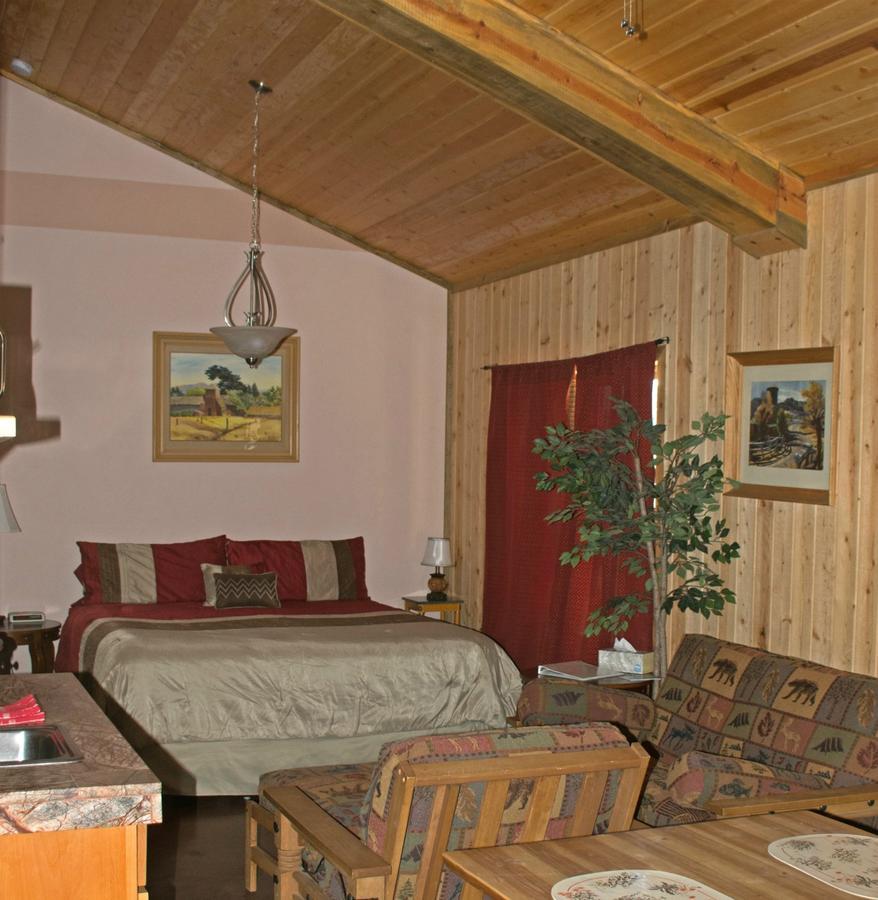 Diamondstone Guest Lodges La Pine Exteriér fotografie