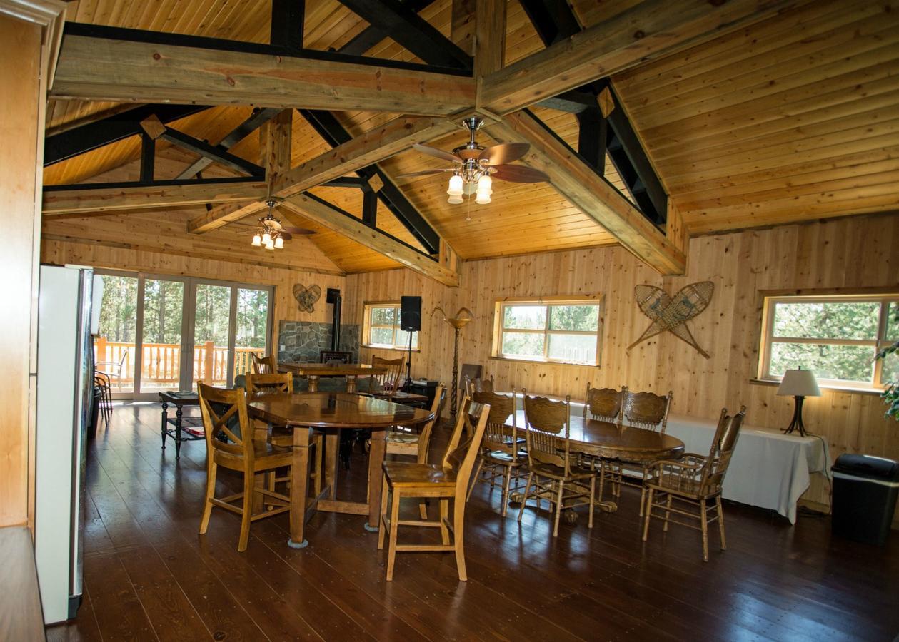 Diamondstone Guest Lodges La Pine Exteriér fotografie