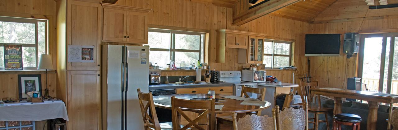 Diamondstone Guest Lodges La Pine Exteriér fotografie
