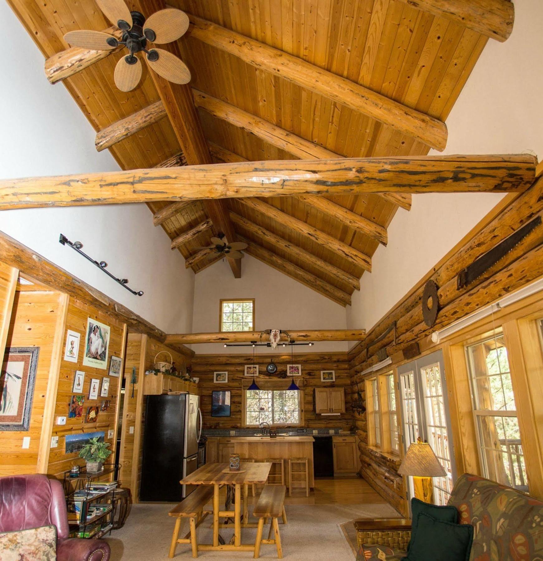 Diamondstone Guest Lodges La Pine Exteriér fotografie